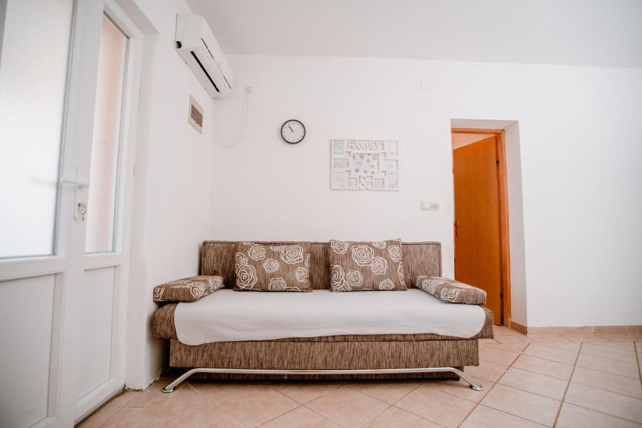 Apartmens Leona Apartment คาร์โลบัก ภายนอก รูปภาพ