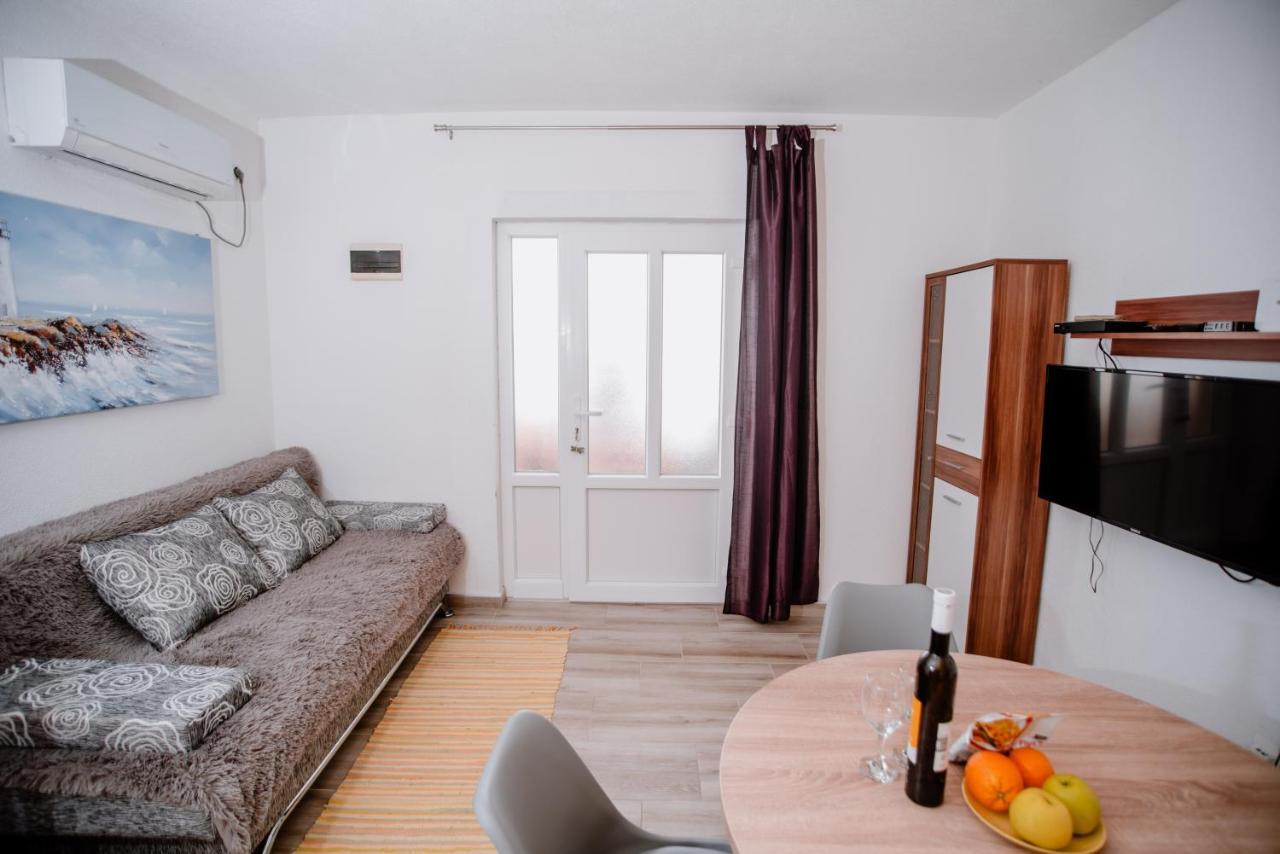 Apartmens Leona Apartment คาร์โลบัก ภายนอก รูปภาพ