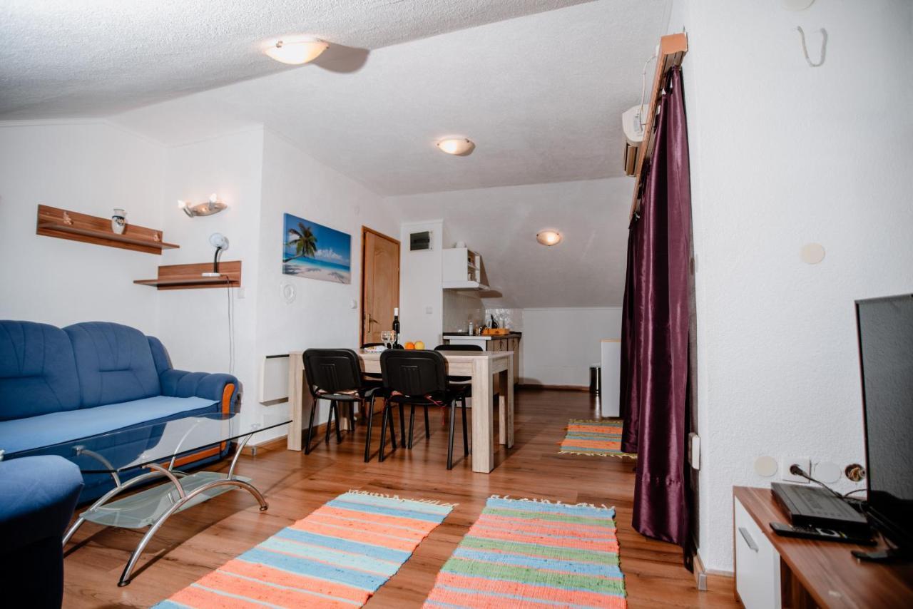 Apartmens Leona Apartment คาร์โลบัก ภายนอก รูปภาพ