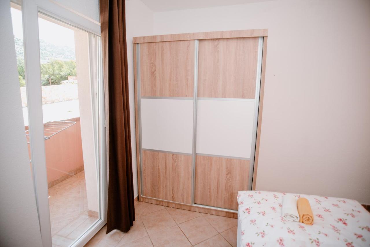 Apartmens Leona Apartment คาร์โลบัก ภายนอก รูปภาพ