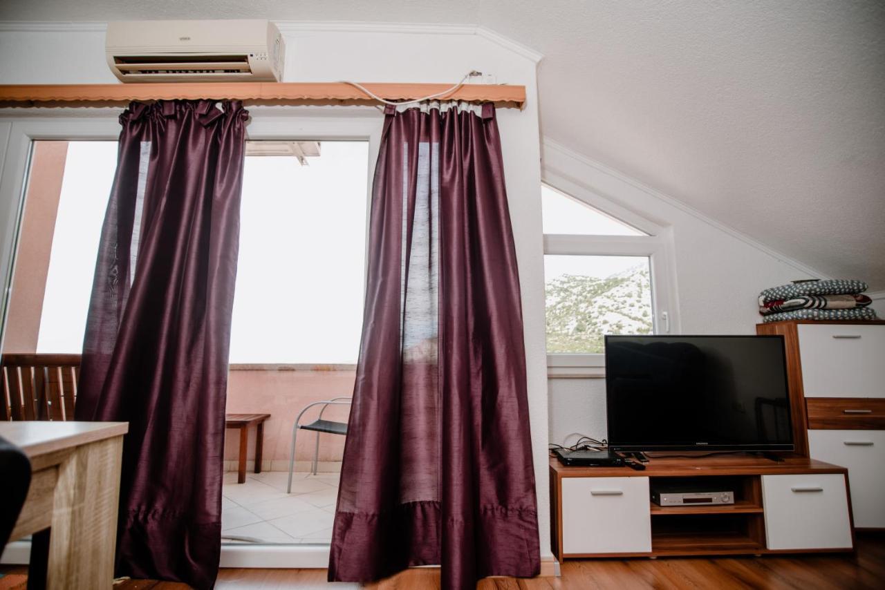 Apartmens Leona Apartment คาร์โลบัก ภายนอก รูปภาพ