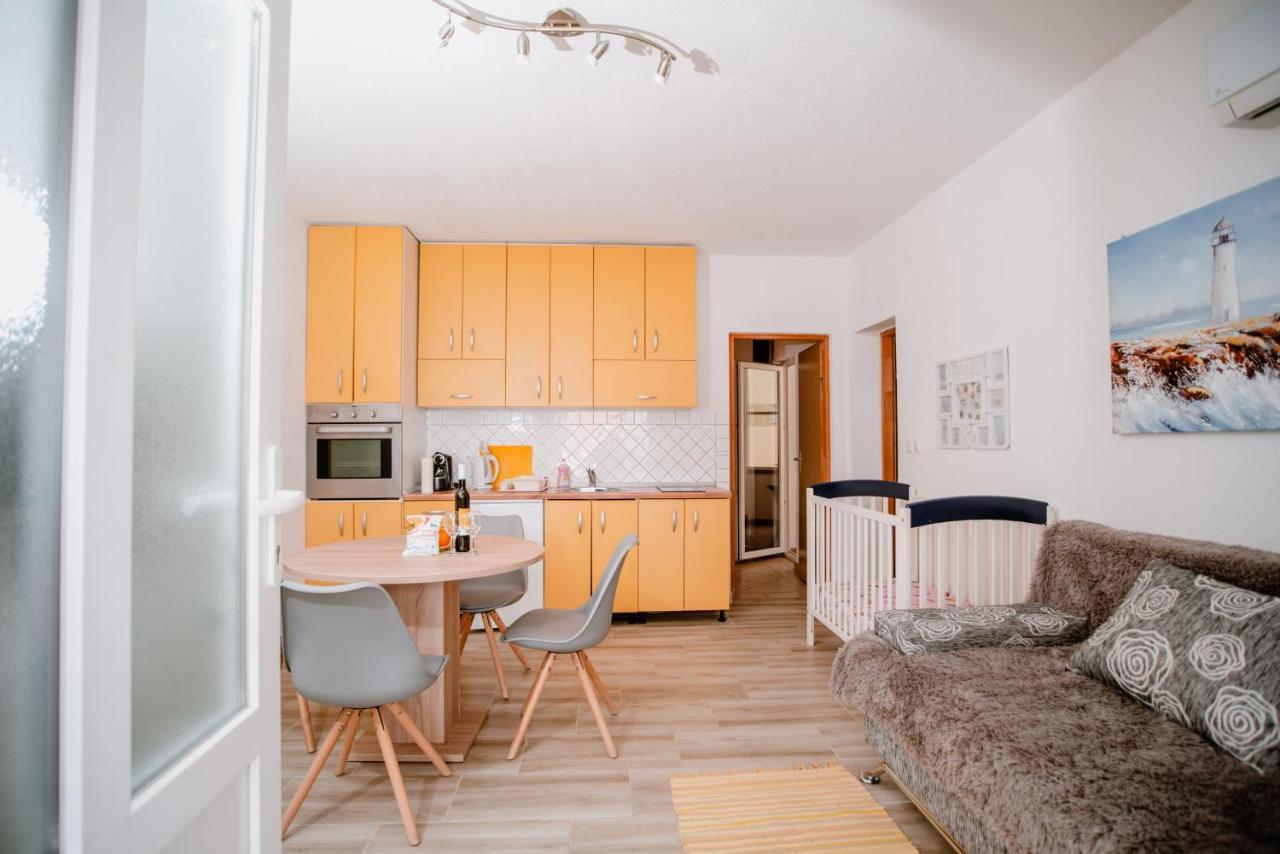 Apartmens Leona Apartment คาร์โลบัก ภายนอก รูปภาพ